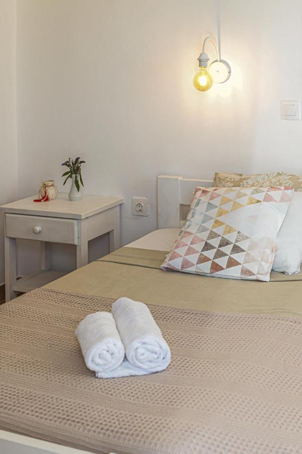 Dahlia Apartments And Studios Aliki  Exterior photo